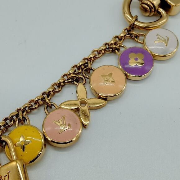 LOUIS VUITTON Pastilles Chaine Bag Charm M65380 - Picture 3 of 11